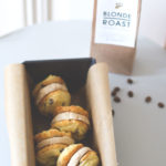Rezept für Coffee Ice Cream Cookie Sandwiches mit Kaffee-Eis aus dem Tchibo Blonde Roast | moeyskitchen.com
