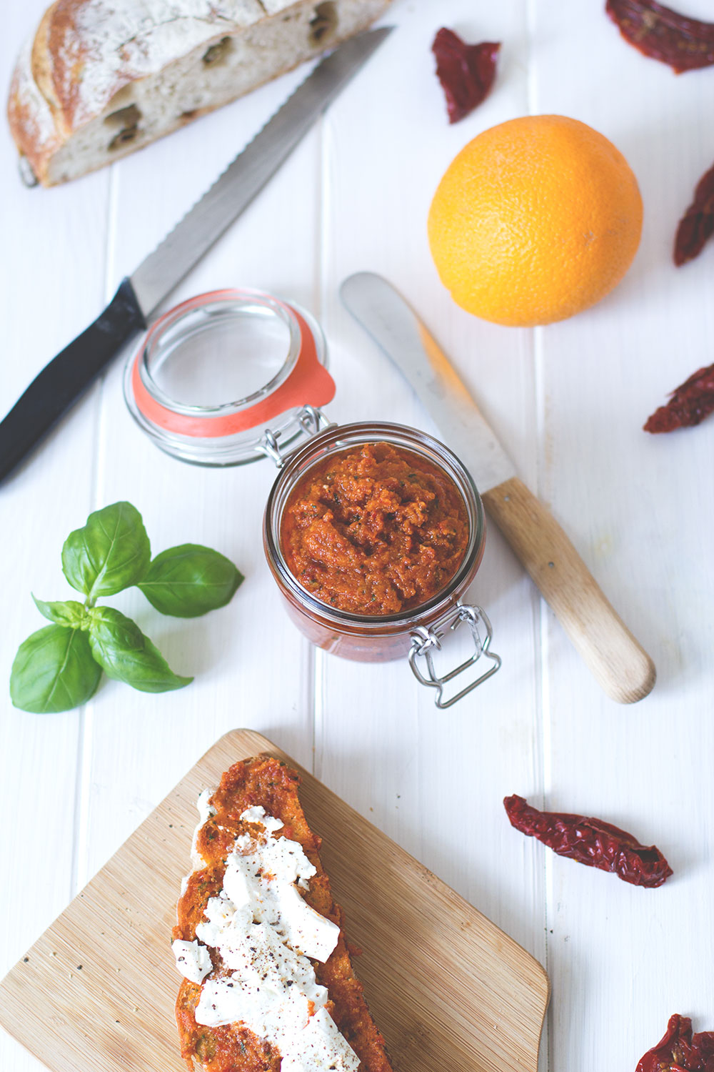 Rezept für Tomaten-Orangen-Pesto als rotes Pesto oder auch Pesto Rosso | moeyskitchen.com