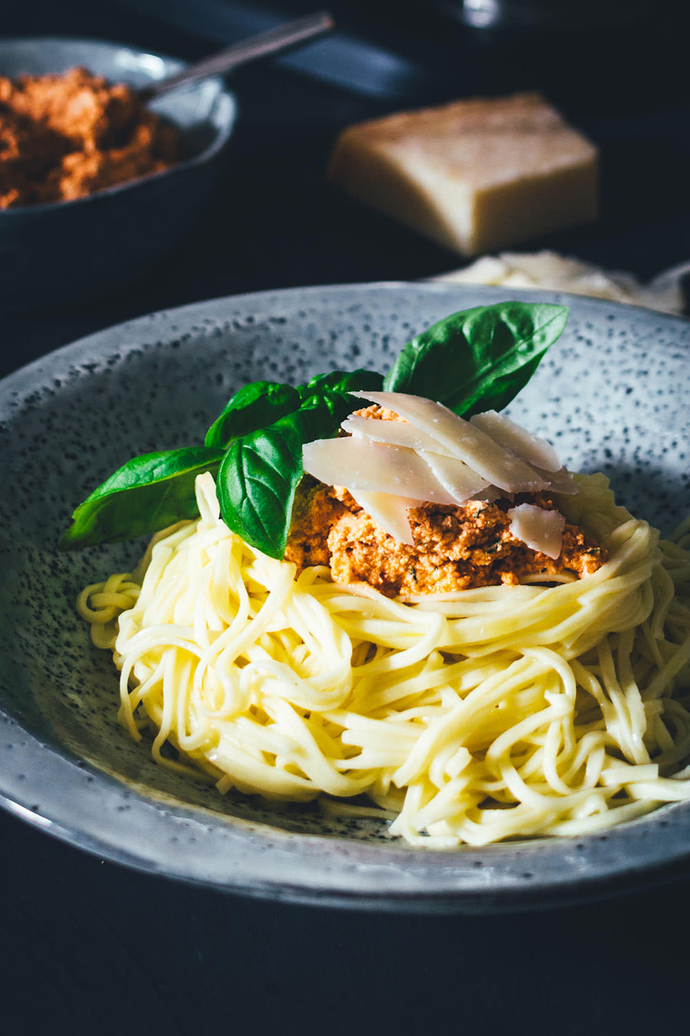 Frische Spaghetti mit Ricotta-Tomaten-Pesto - moey&amp;#39;s kitchen foodblog