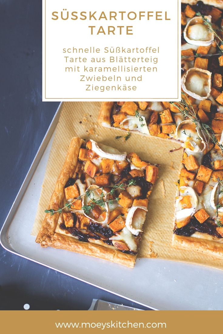 Rezept für schnelle Süßkartoffel Tarte mit Blätterteig, karamellisierten Zwiebeln und Ziegenkäse | moeyskitchen.com #tarte #süßkartoffeln #rezept #foodblogger