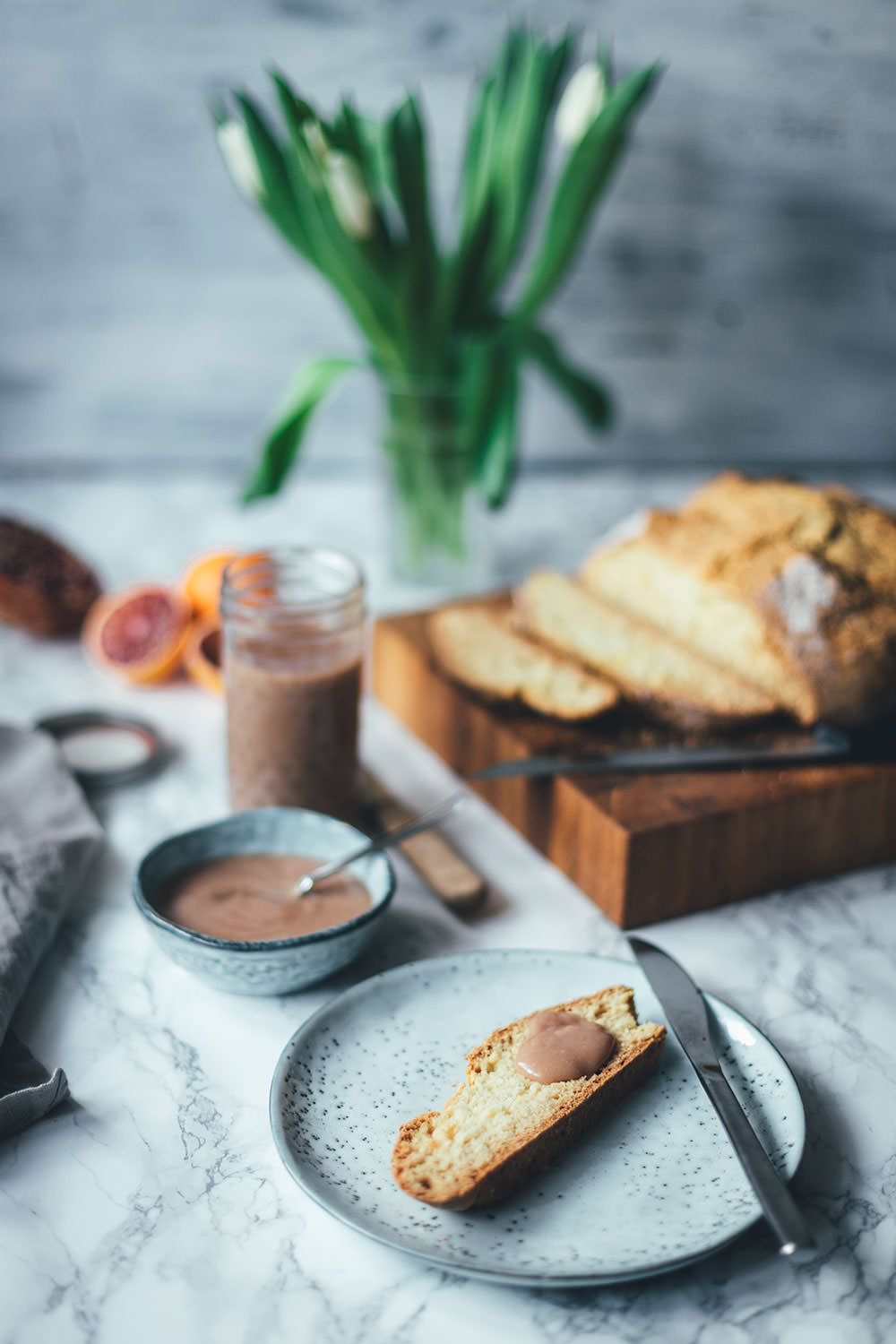 Rezepte für Soda Bread und Blood Orange Curd | British Breakfast | The Sunday Breakfast Club | moeyskitchen.com #sodabread #brot #curd #bloodorangecurd #blutorangencurd #frühstück #sonntagsfrühstück #breakfast