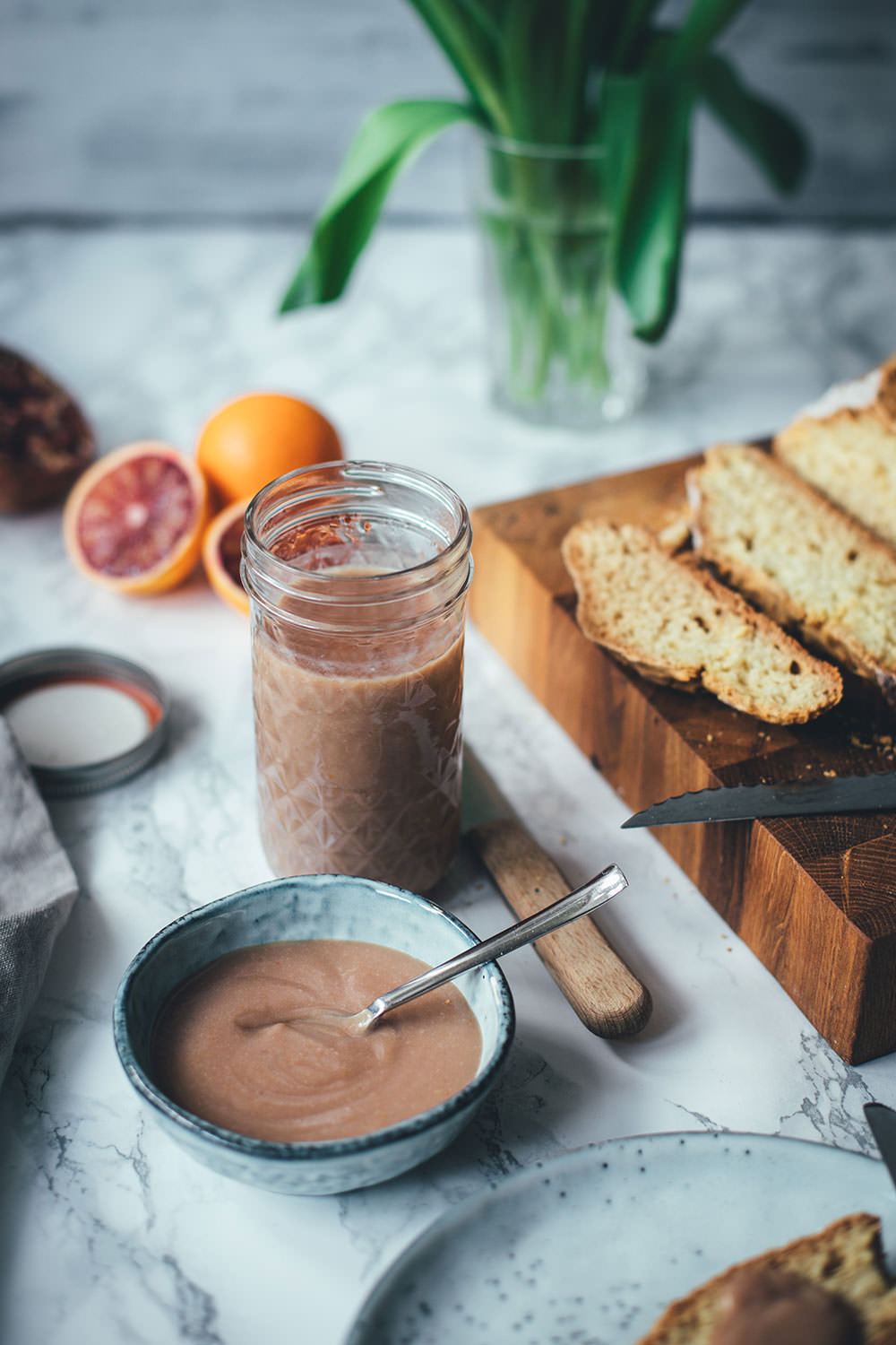 Rezepte für Soda Bread und Blood Orange Curd | British Breakfast | The Sunday Breakfast Club | moeyskitchen.com #sodabread #brot #curd #bloodorangecurd #blutorangencurd #frühstück #sonntagsfrühstück #breakfast