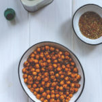 Rezept für geröstete Kichererbsen aus dem Airfryer | schnelle Snackidee | moeyskitchen.com