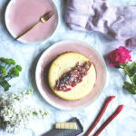 Rhabarber-Cheesecake aus dem Varoma | Rezept für den Thermomix | moeyskitchen.com