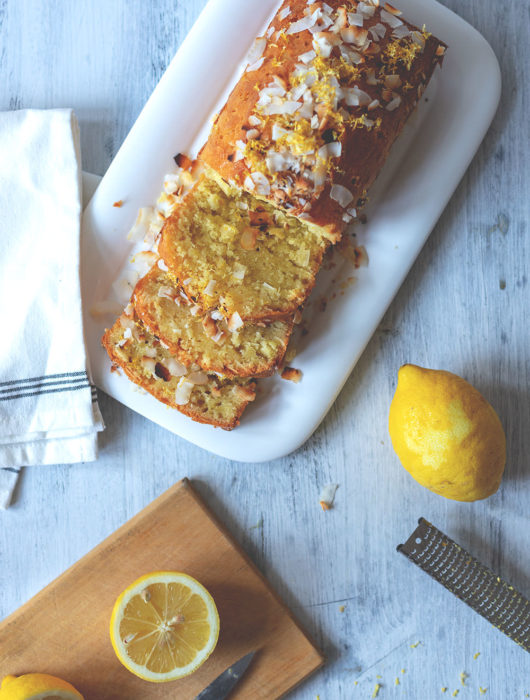 Rezept für schnellen Kokos-Zitronen-Kuchen | moeyskitchen.com