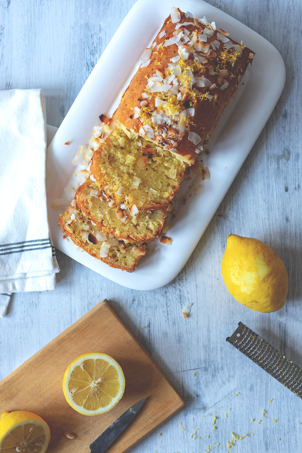 Rezept für schnellen Kokos-Zitronen-Kuchen | moeyskitchen.com