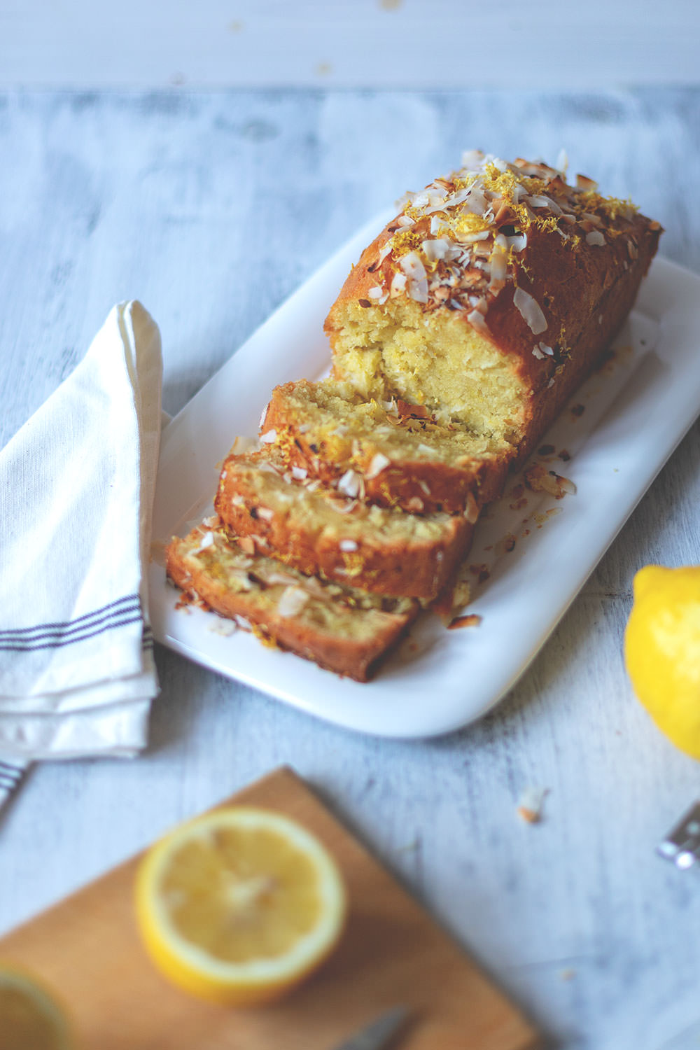 Rezept für schnellen Kokos-Zitronen-Kuchen | moeyskitchen.com