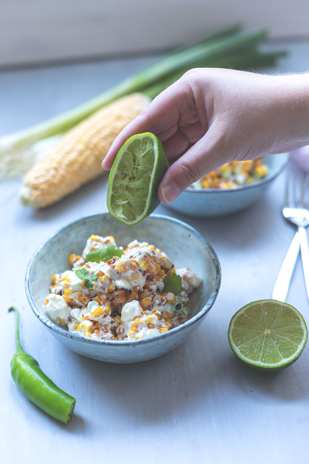 Rezept für mexikanischen Maissalat (Esquites) | moeyskitchen.com #maissalat #cornsalad #esquites