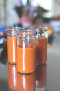 Rezept für rauchig-fruchtigen Pfirsich-Ketchup (Rezept mit und ohne Thermomix) | moeyskitchen.com #pfirsichketchup #ketchup #rezept #thermomix