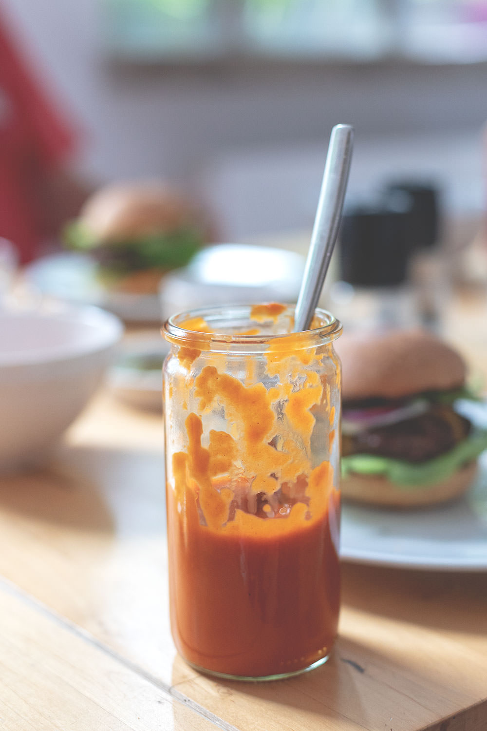 Rezept für rauchig-fruchtigen Pfirsich-Ketchup (Rezept mit und ohne Thermomix) | moeyskitchen.com #pfirsichketchup #ketchup #rezept #thermomix