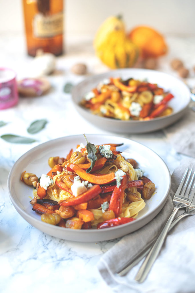 Frische Pasta mit Maronen, Kürbis, Salbei und Roquefort # ... Frische Pasta mit Maronen, Kürbis, Salbei und Roquefort # ...