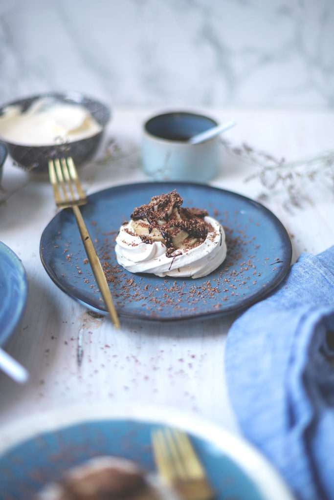Baisers mit Maronencreme und Schokoladensauce #francebonappetit - moey ...