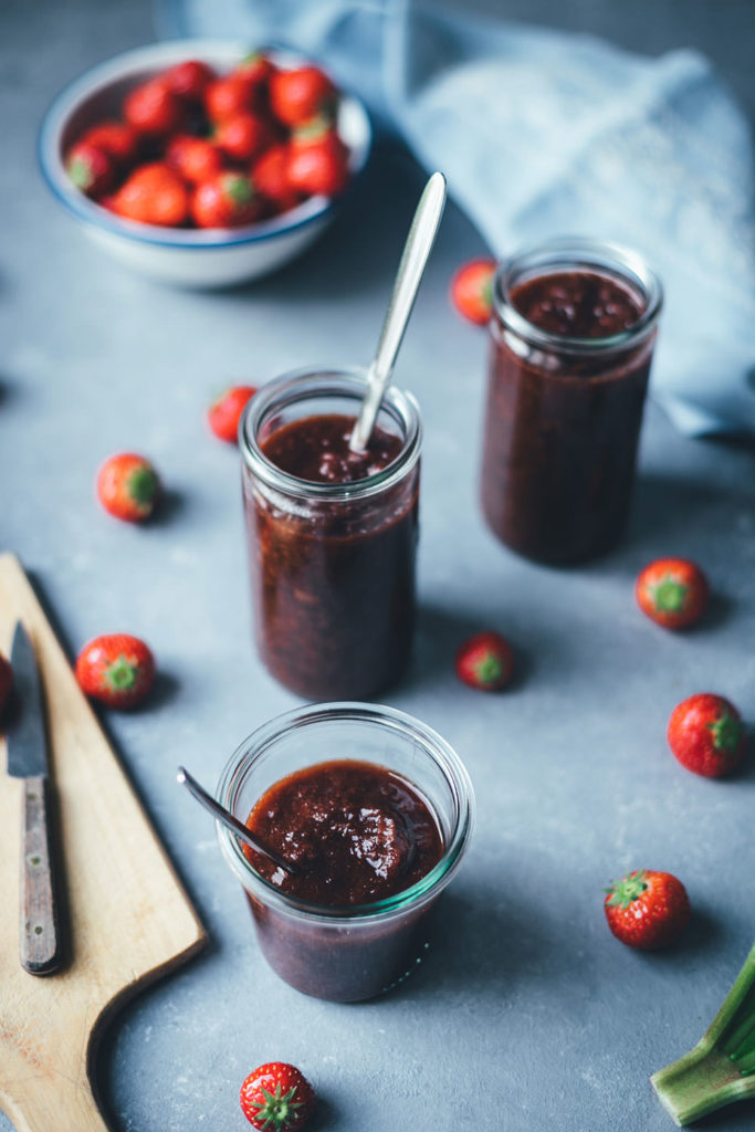 Erdbeer-Rhabarber-Konfitüre mit Aceto Balsamico di Modena g.g.A. - moey ...