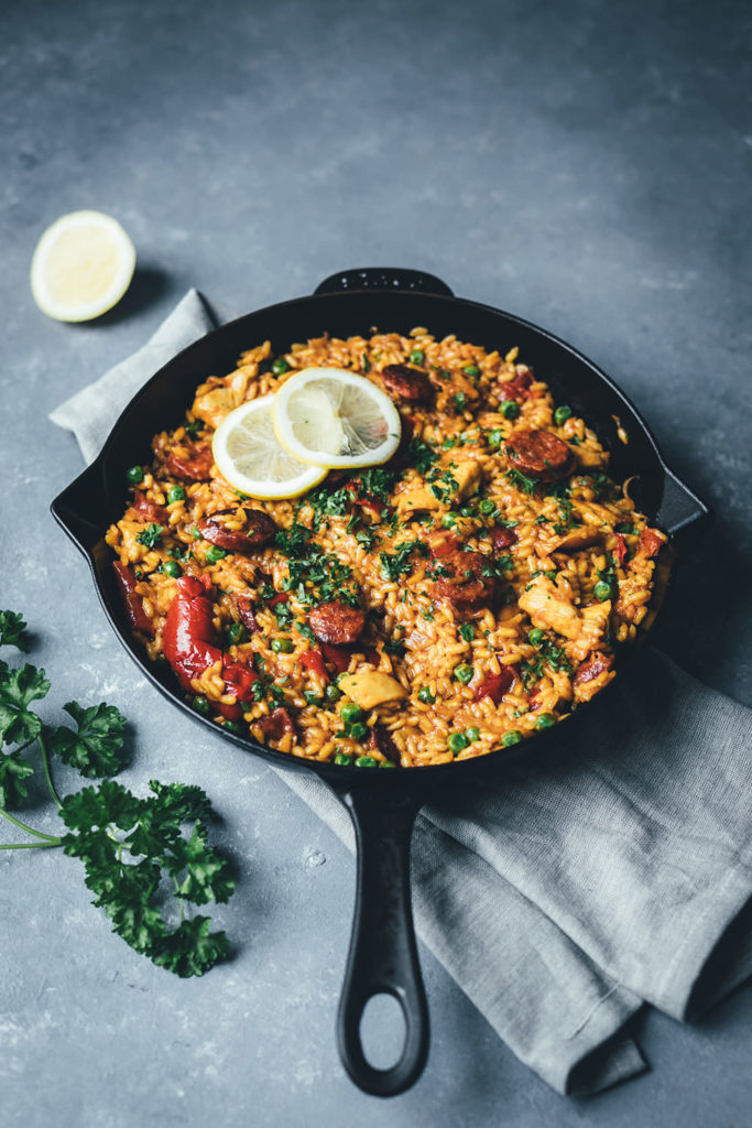 One Pan Paella mit Hähnchen, Chorizo und Paprika - moey&amp;#39;s kitchen foodblog