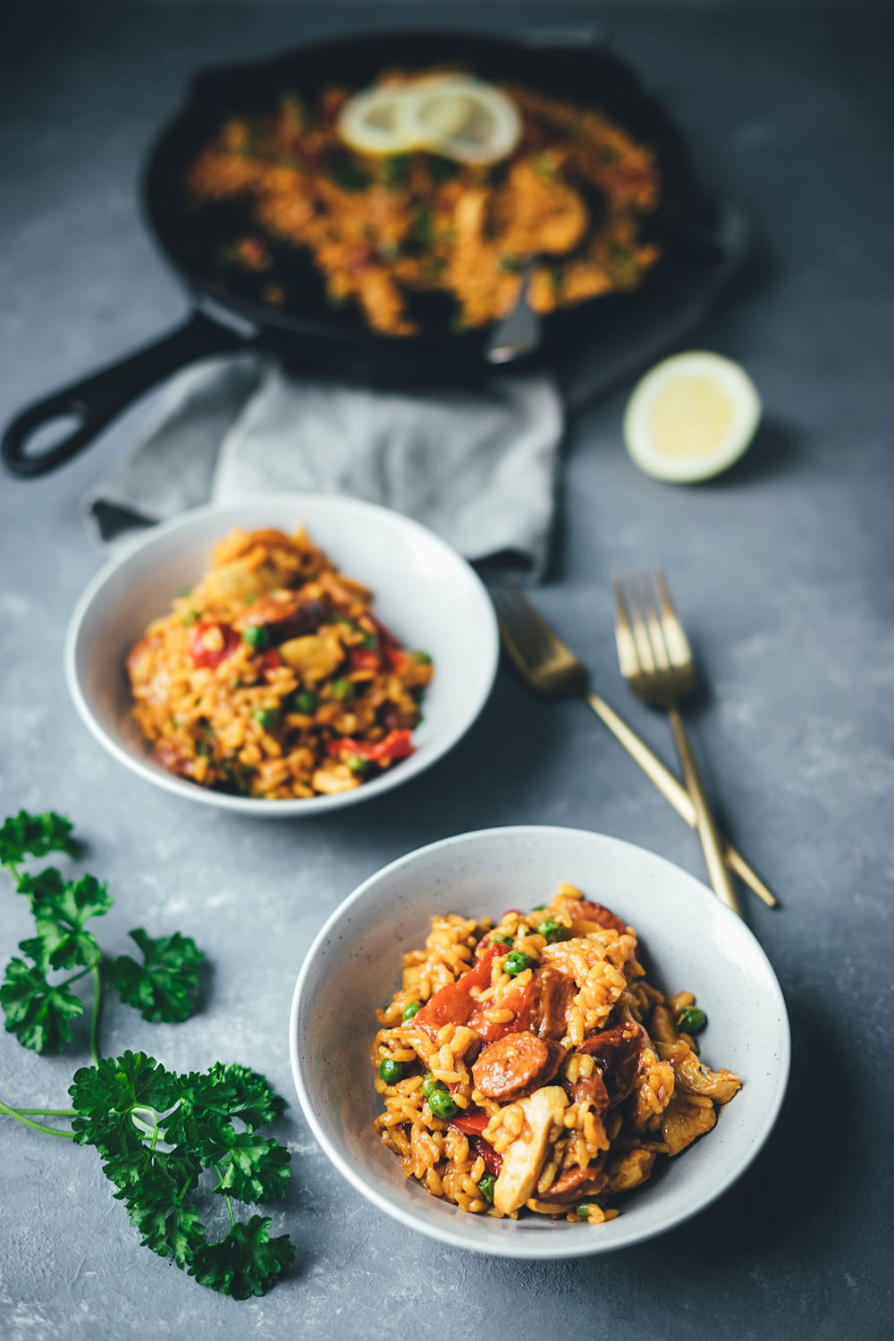 One Pan Paella mit Hähnchen, Chorizo und Paprika - moey&amp;#39;s kitchen foodblog