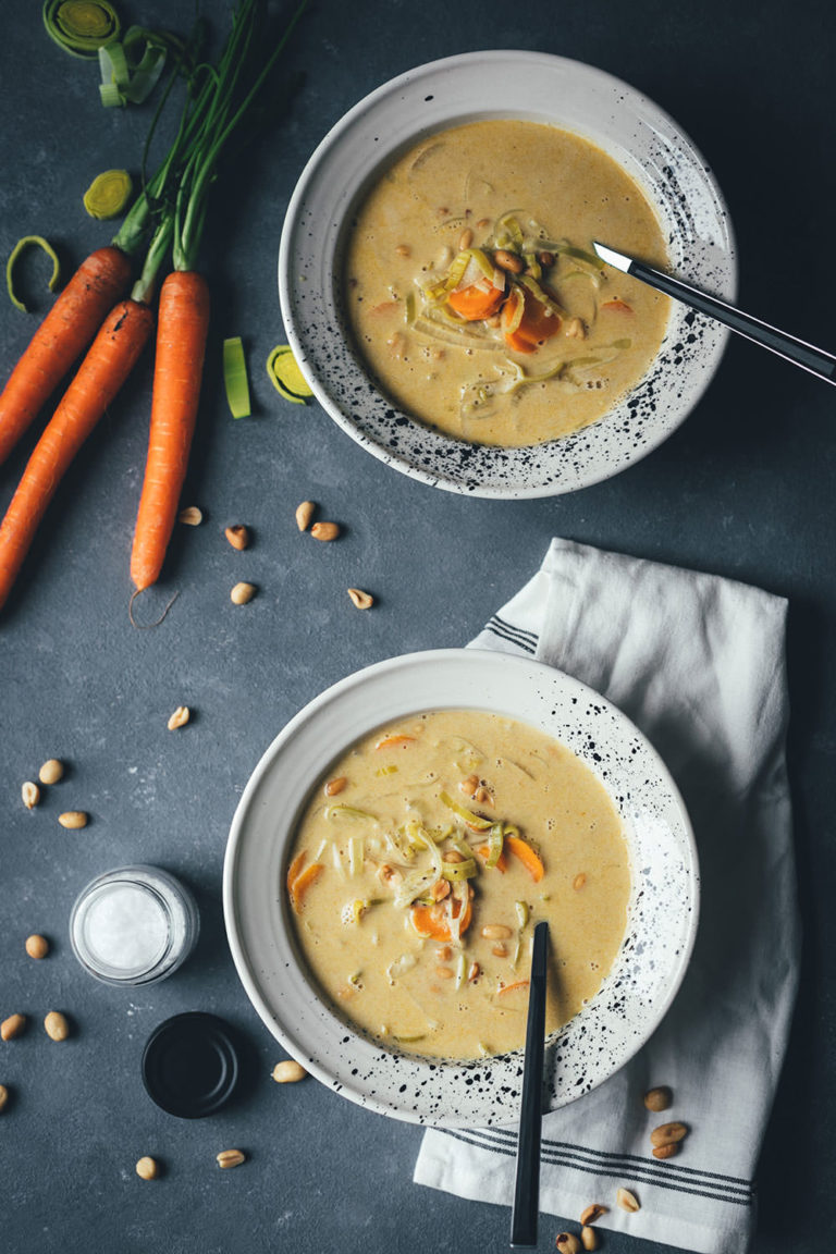Würzige Erdnuss-Suppe mit Curry - moey&amp;#39;s kitchen foodblog