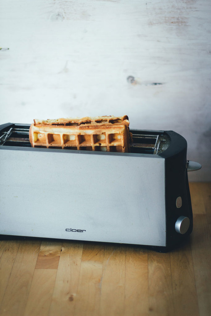 Waffeln Rezept – Tipps und Grundrezept für dicke, knusprige Waffeln ...