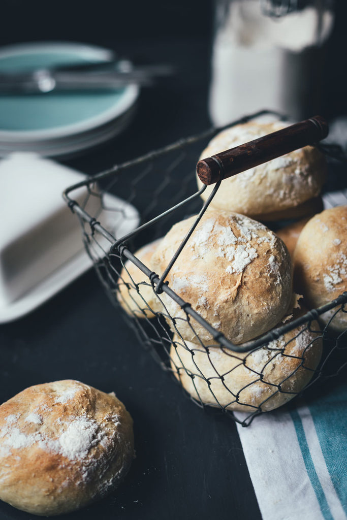 Rezept für knusprige Kartoffelbrötchen | einfaches Thermomixrezept | moeyskitchen.com #rezepte #backen #brotbacken #brötchen #brot #kartoffelbroetchen #thermomix #thermomixrezept #foodblogger