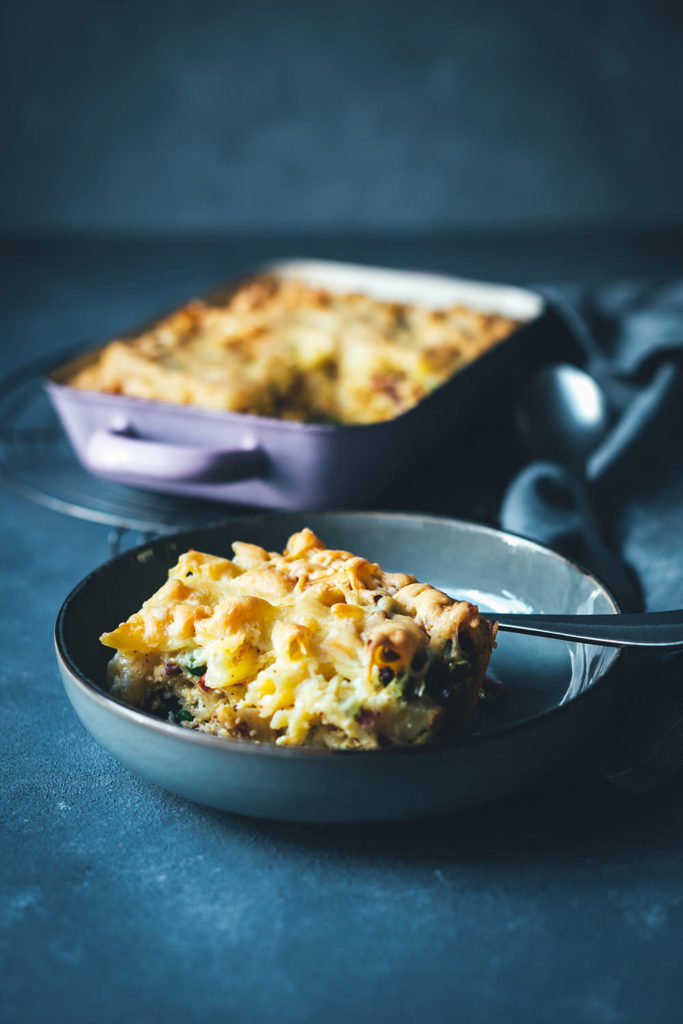 Schneller Nudelauflauf mit Penne, Erbsen, Speck und Gouda - moey&amp;#39;s ...