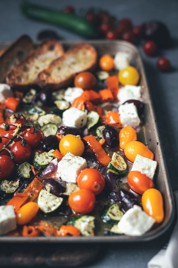 Griechisches Sommergemüse mit Feta – Fix vom Blech - moey&amp;#39;s kitchen ...