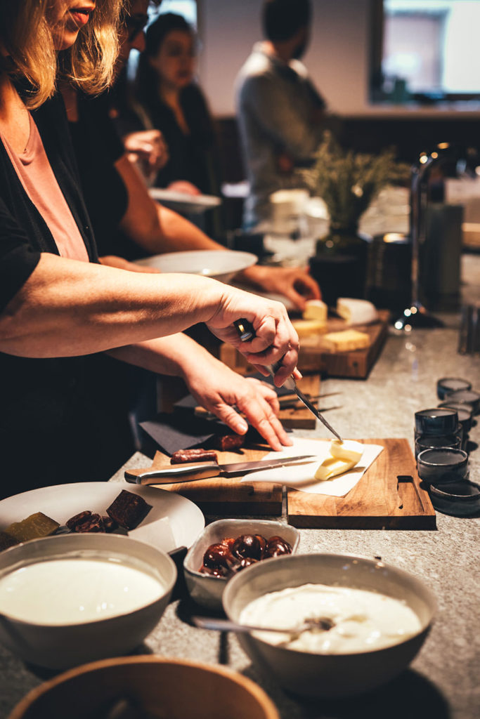 Frühstück in der Casa Caminada von Andreas Caminada (Fürstenau, Graubünden, Schweiz) | moeyskitchen.com #casacaminada #andreascaminada #fürstenau #graubünden #schweiz #foodblog #reisebericht