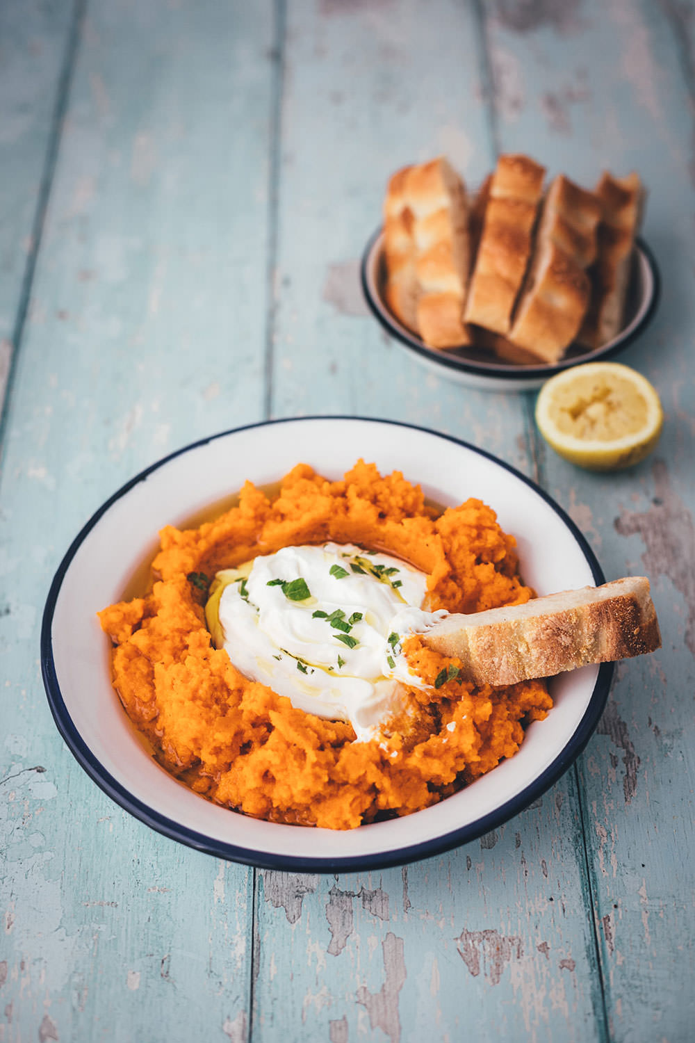 Möhrenpüree mit Kreuzkümmel und Knoblauch-Joghurt | moey&amp;#39;s kitchen ...