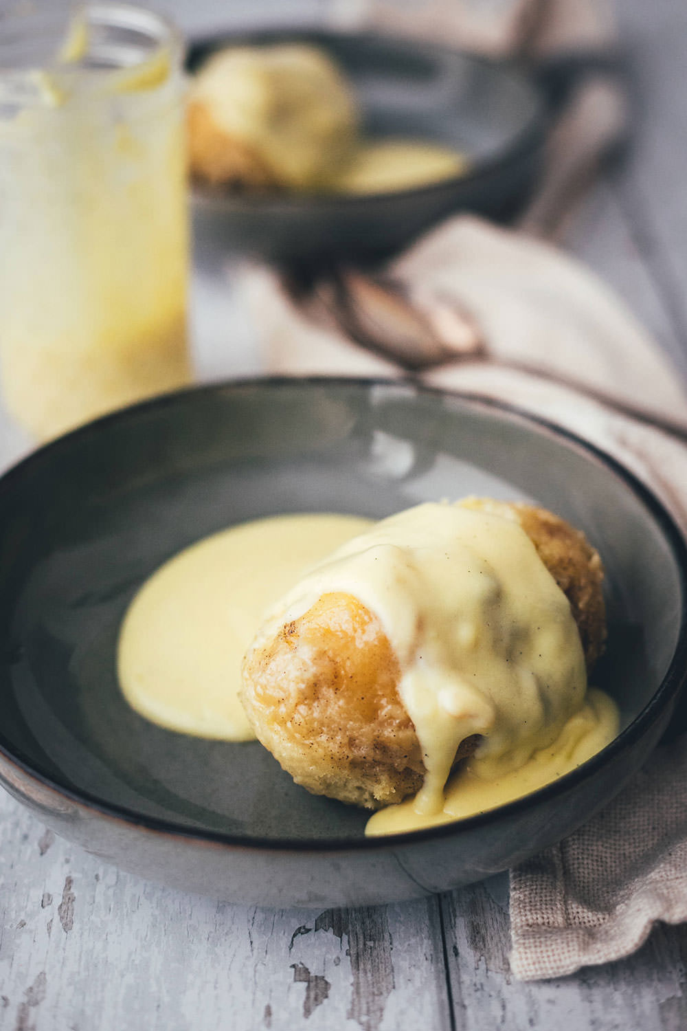 Dampfnudeln mit Vanillesauce – Omas Klassiker - moey&amp;#39;s kitchen foodblog