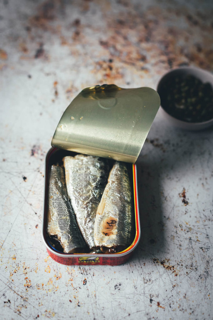 Spargelsalat aus ofengeröstetem grünen Spargel mit Kapern-Vinaigrette ...