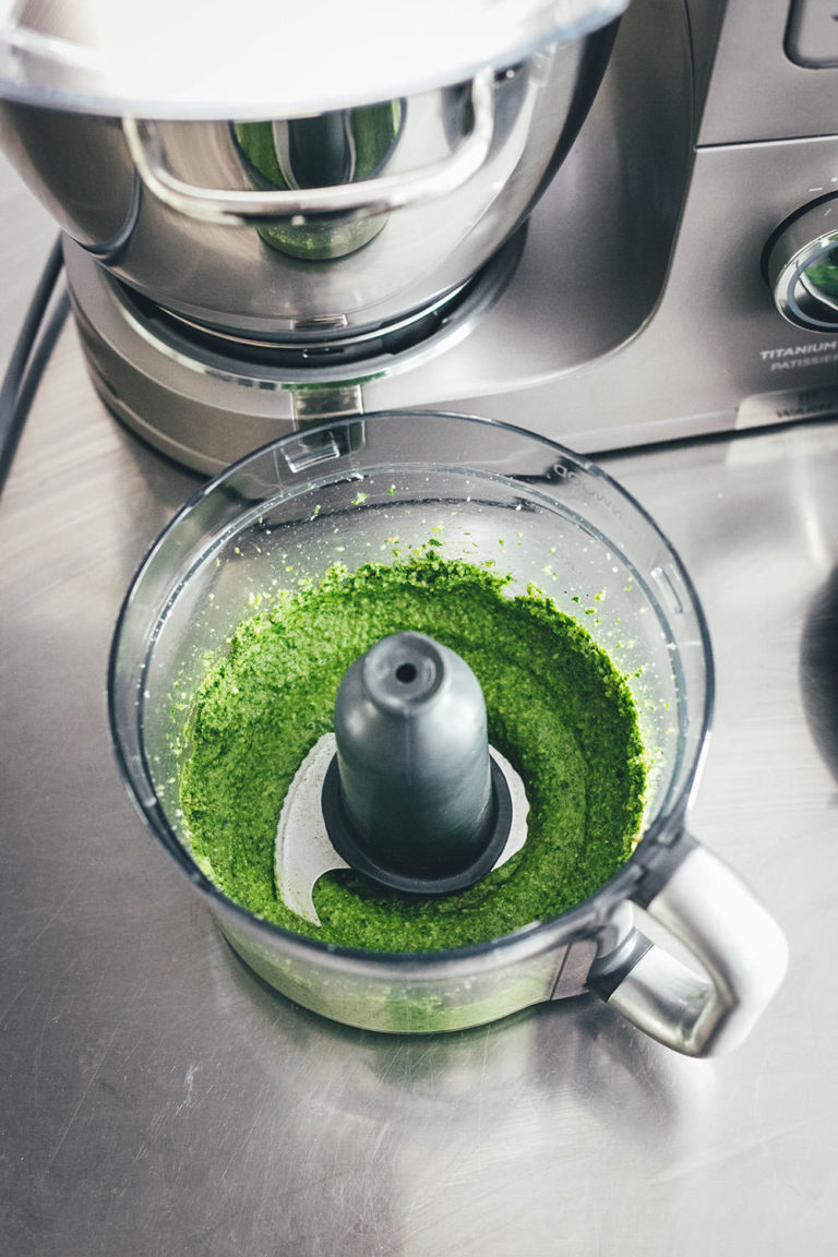 Zupfbrot mit Pesto herzhafte Hefeschnecken moey's kitchen foodblog