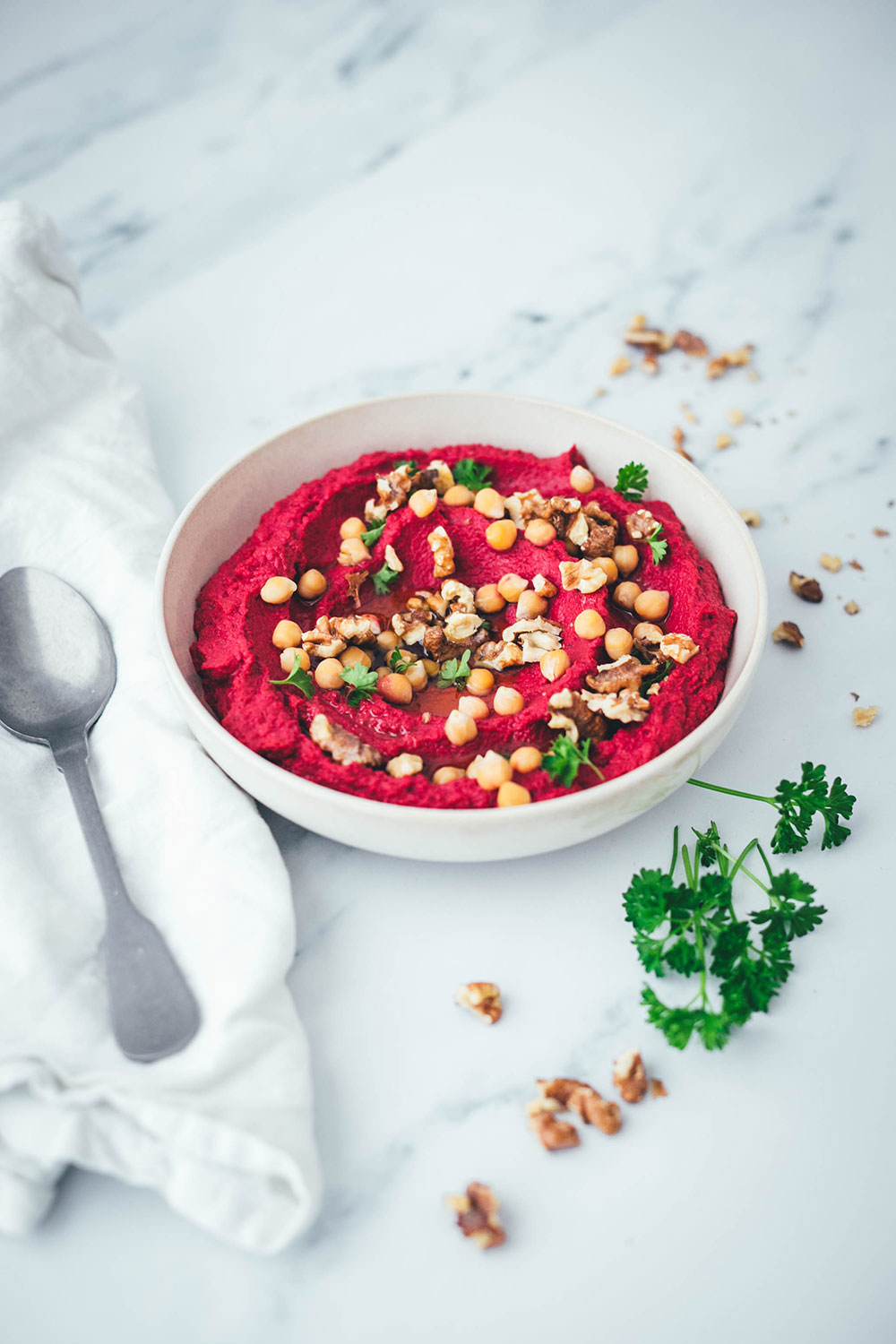 Blitzschnelles Rote Bete Hummus mit Walnusskernen - moey&amp;#39;s kitchen foodblog