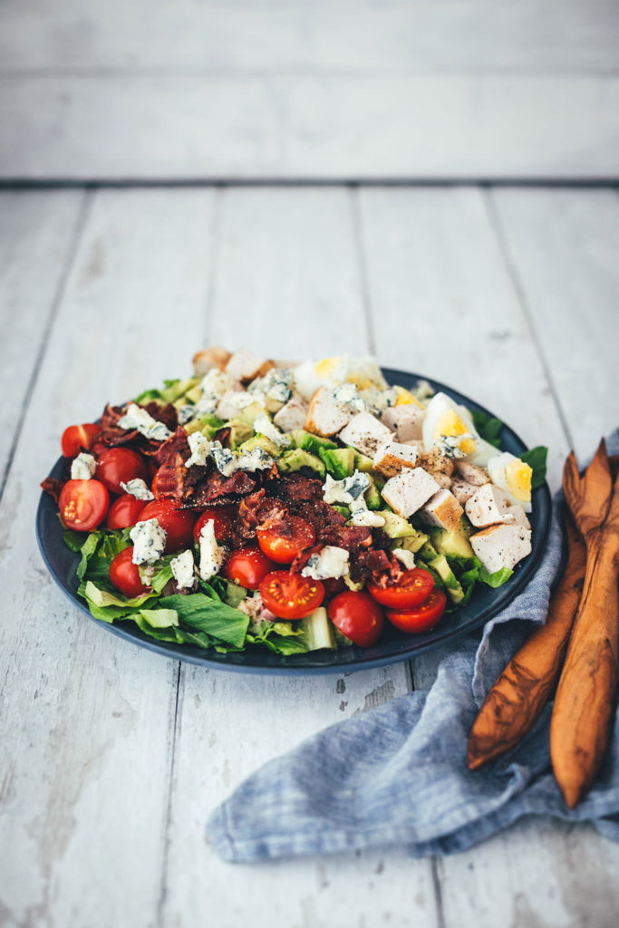 Cobb Salad – der kalifornische Salat-Klassiker - moey&amp;#39;s kitchen foodblog