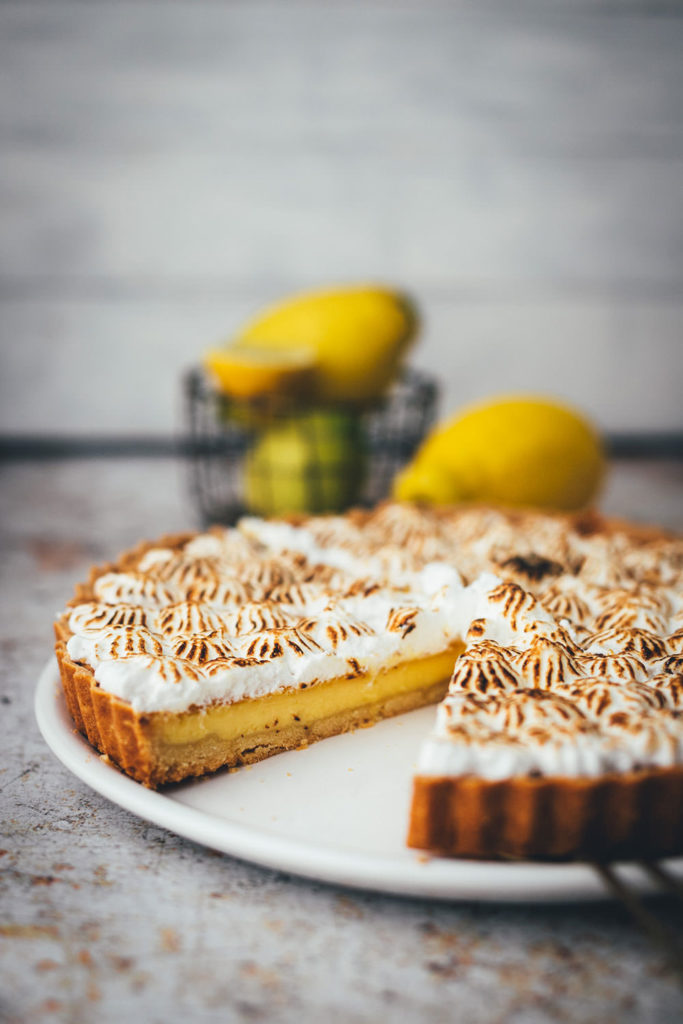 Tarte au citron – Zitronentarte mit Baiser - moey's kitchen foodblog Tarte au citron – Zitronentarte mit Baiser - moey's kitchen foodblog