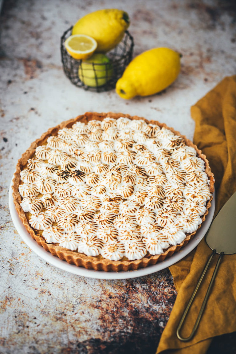 Tarte au citron – Zitronentarte mit Baiser - moey's kitchen foodblog Tarte au citron – Zitronentarte mit Baiser - moey's kitchen foodblog