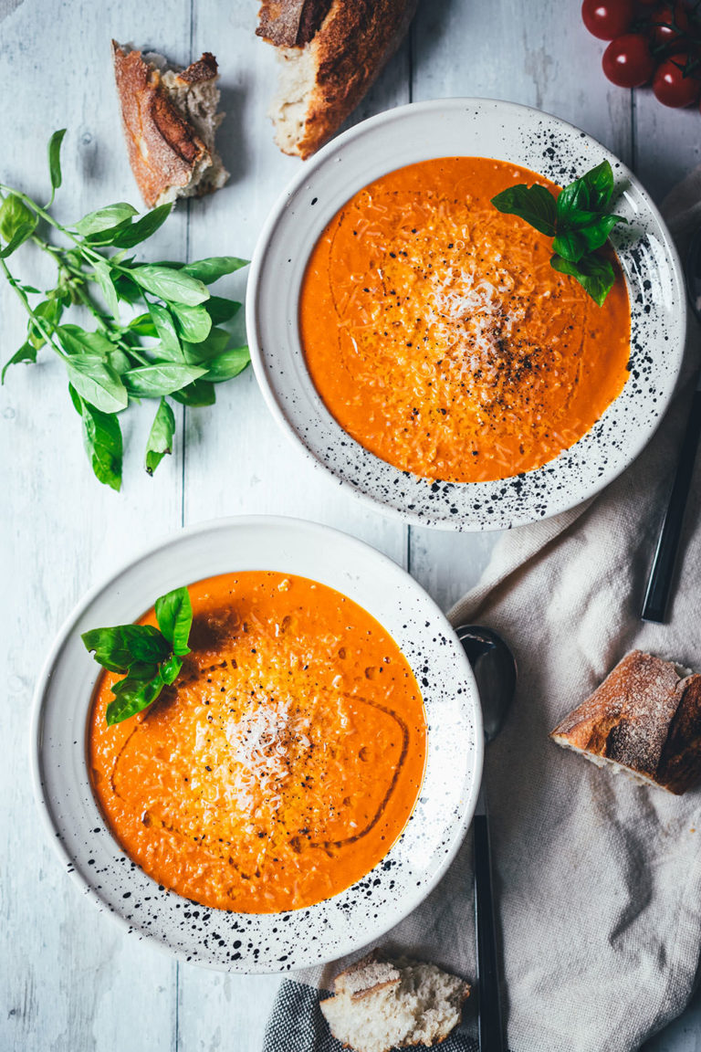 Rösttomatensuppe – Schnelle Tomatensuppe aus dem Ofen - moey&amp;#39;s kitchen ...