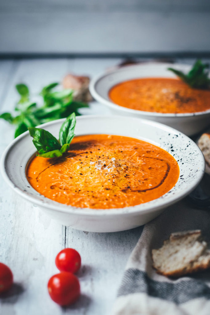 Rösttomatensuppe – Schnelle Tomatensuppe aus dem Ofen - moey&amp;#39;s kitchen ...