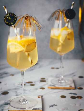 Alkoholfreier Silvesterdrink mit Zitrone, Ingwer und Söhnlein Brillant Alkoholfrei: Sparkling Ginger Lemon Mocktail – schmeckt nicht nur zu Silvester! | moeyskitchen.com