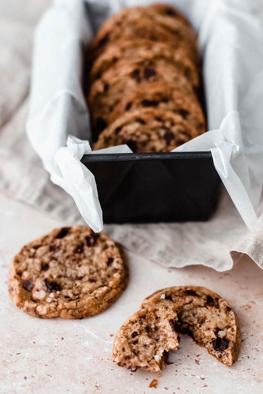 Shortbread Chocolate Chip Cookies - moey&amp;#39;s kitchen foodblog