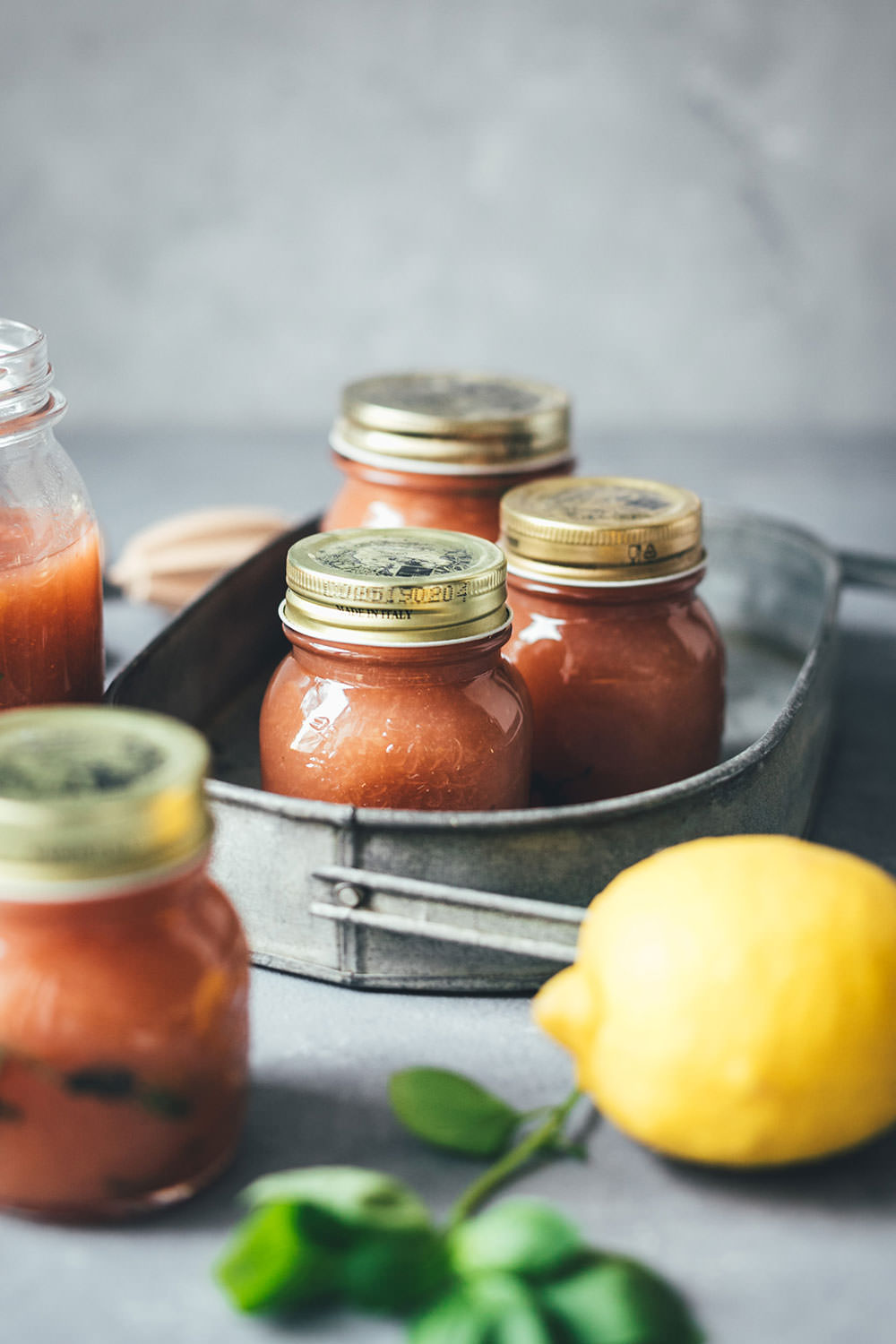 Rezept für Pfirsich-Marmelade aus Wildpfirsichen, Zitrone und Basilikum | Konfitüre aus der Küchenmaschine mit Kochfunktion | moeyskitchen.com