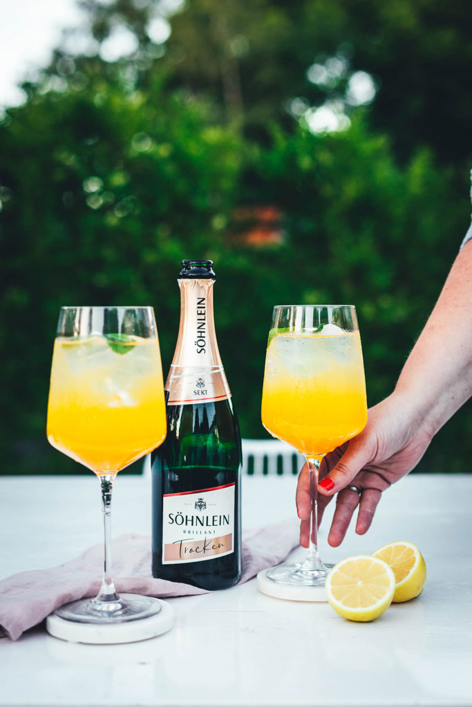 Pfirsich-Maracuja-Spritz zum Freundinnentag - moey&amp;#39;s kitchen foodblog