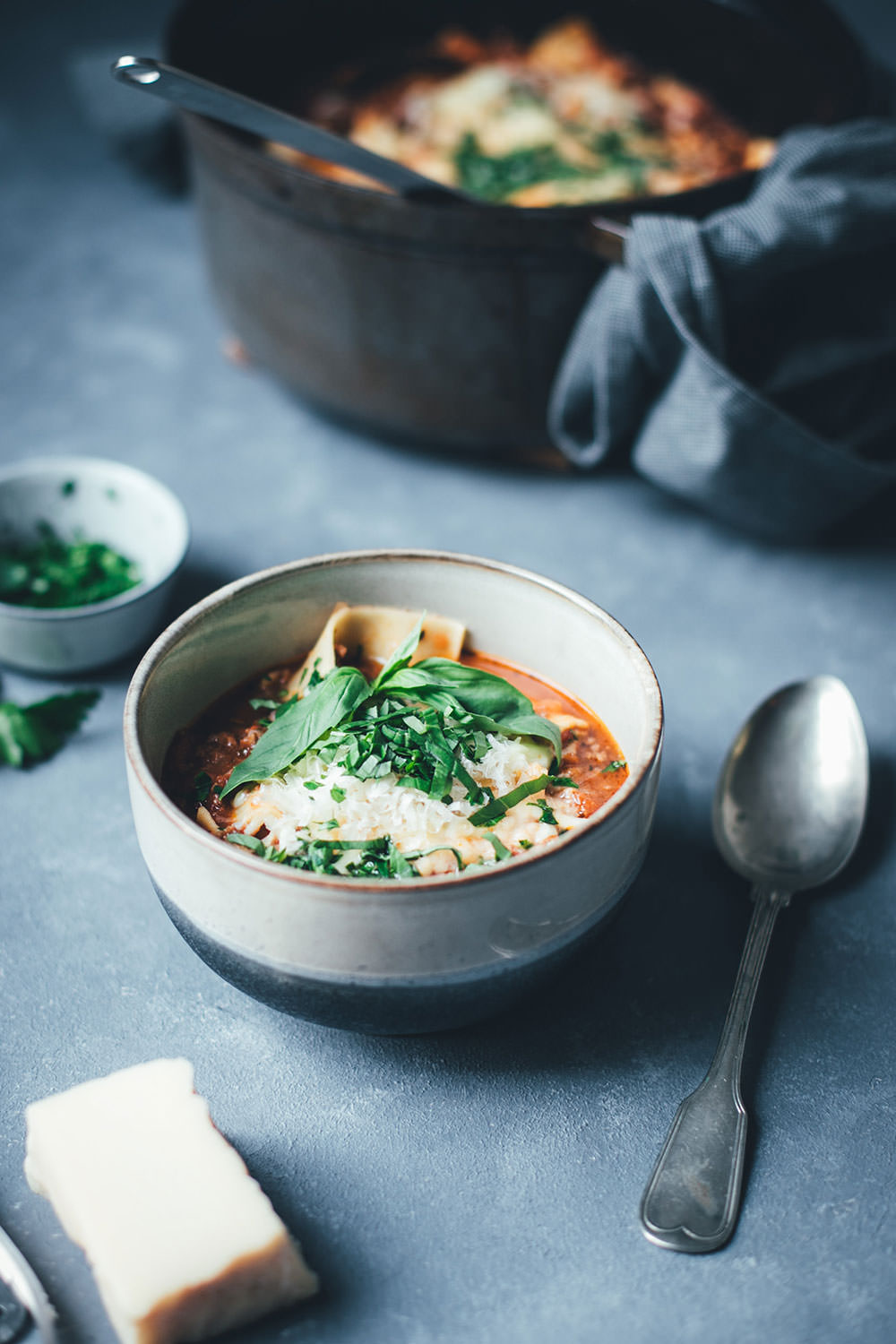 Rezept für herzhafte One Pot Lasagne-Suppe | moeyskitchen.com