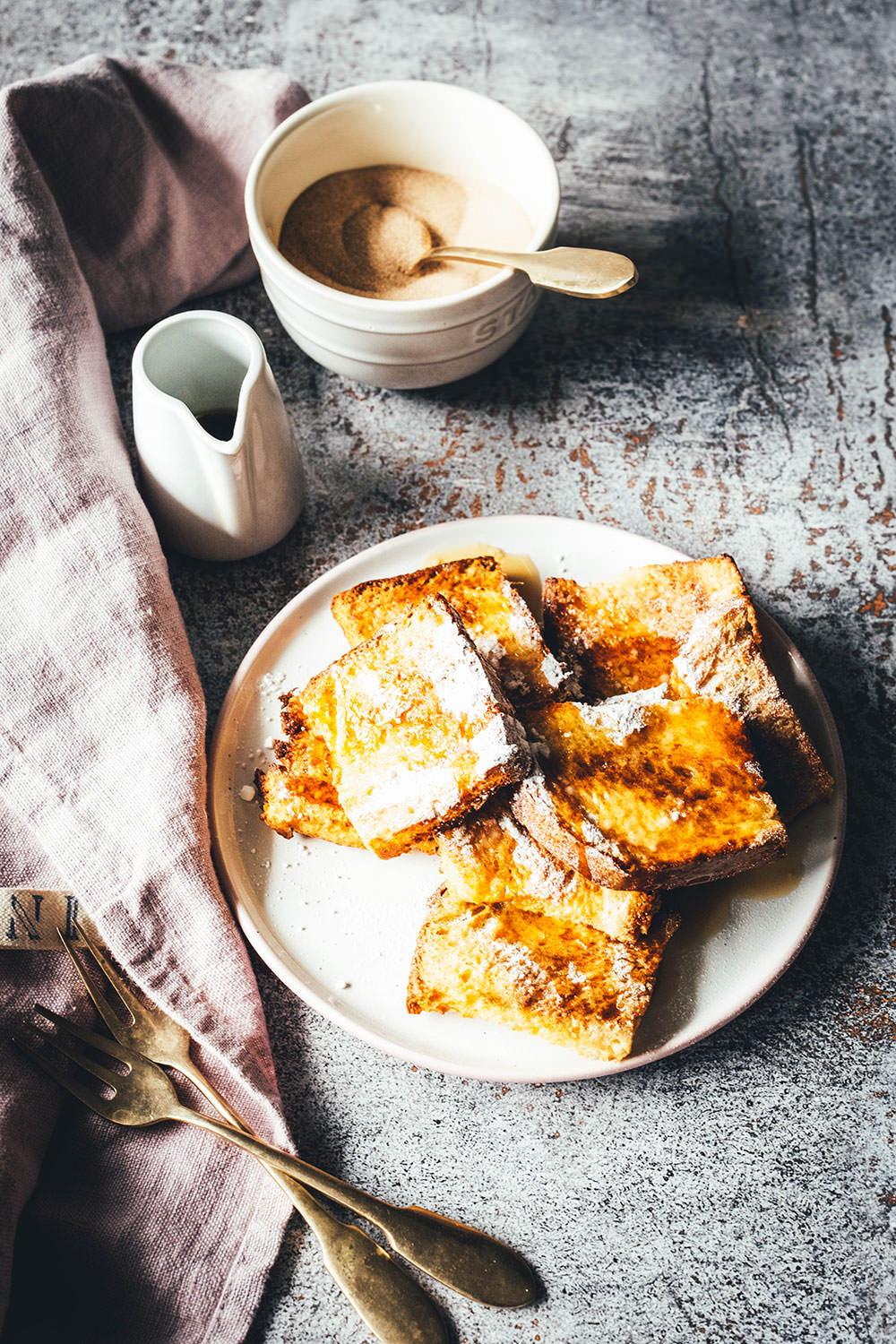 Das perfekte Frühstück ist für mich ganz klar French Toast. In diesem Rezept zeige ich euch, wie ihr im Handumdrehen geniales French Toast in eurem Airfryer hinbekommt. Meine French Toast Sticks oder auch French Toast Bites aus der Heißluftfritteuse schmecken nicht nur zum Sonntagsfrühstück! | moeyskitchen.com