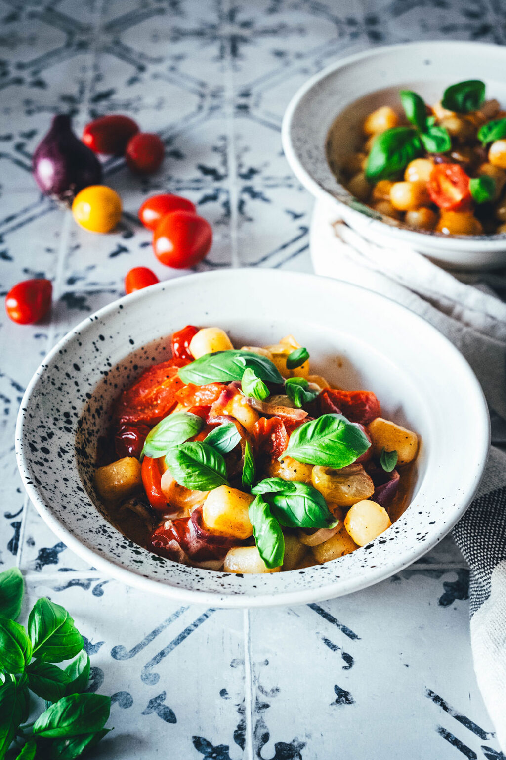 15 Minuten Gnocchi Pfanne mit Tomaten und Mozzarella - moey&amp;#39;s kitchen ...