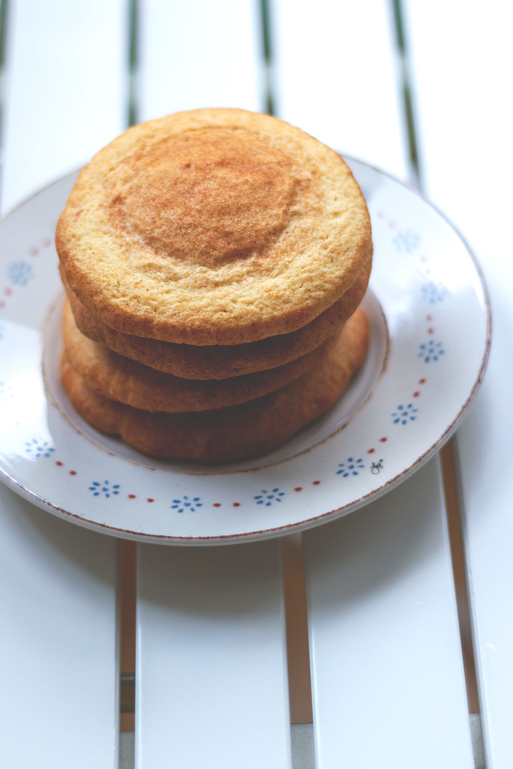 Rezept für leckere Snickerdoodles | amerikanische Cookies mit Zimt und brauner Butter, perfekte Weihnachtskekse für den Plätzchenteller | moeyskitchen.com 