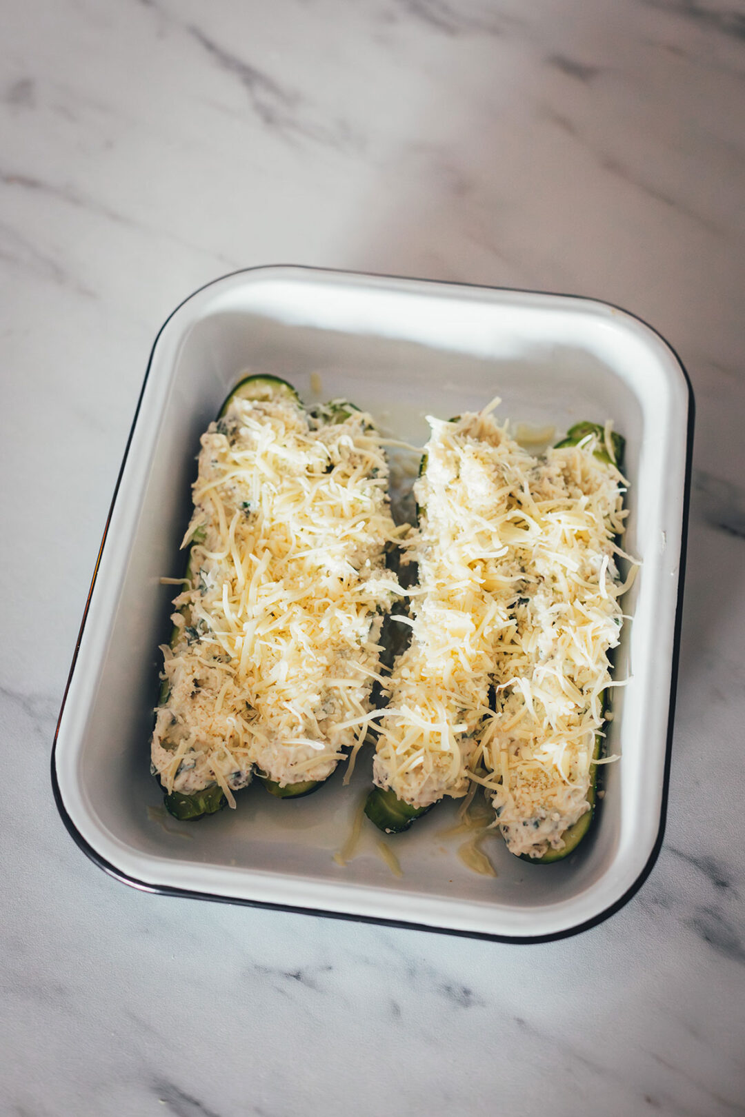 Vegetarisch gefüllte Zucchini – blitzschnell und unkompliziert - moey&amp;#39;s ...