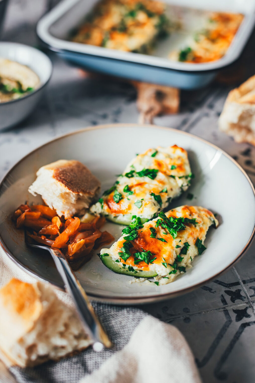 Vegetarisch gefüllte Zucchini – blitzschnell und unkompliziert - moey&amp;#39;s ...
