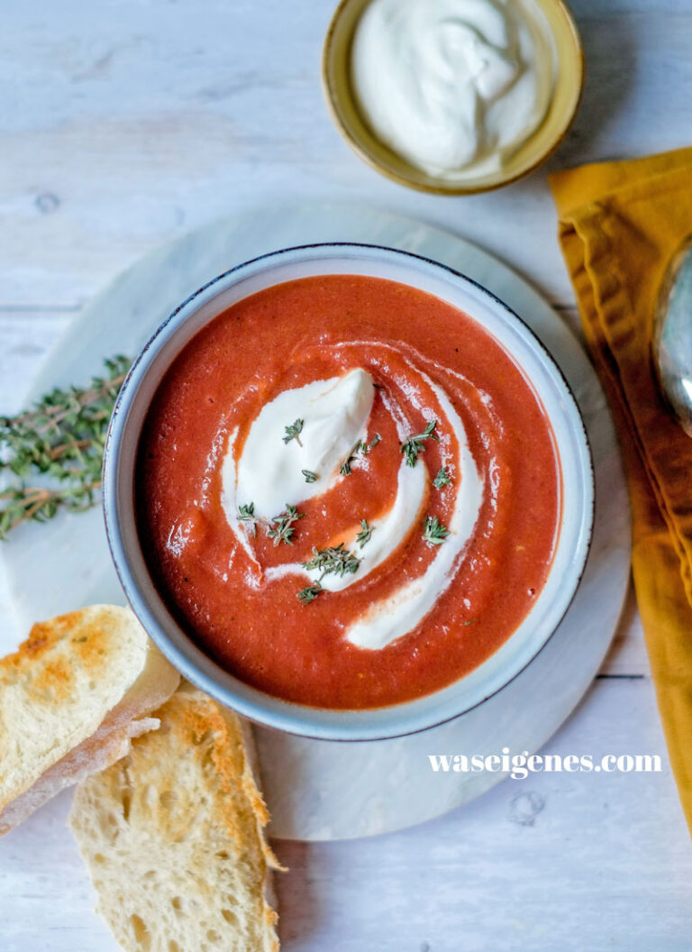Erbsensuppe mit Minze und Crème fraîche – schnell und einfach