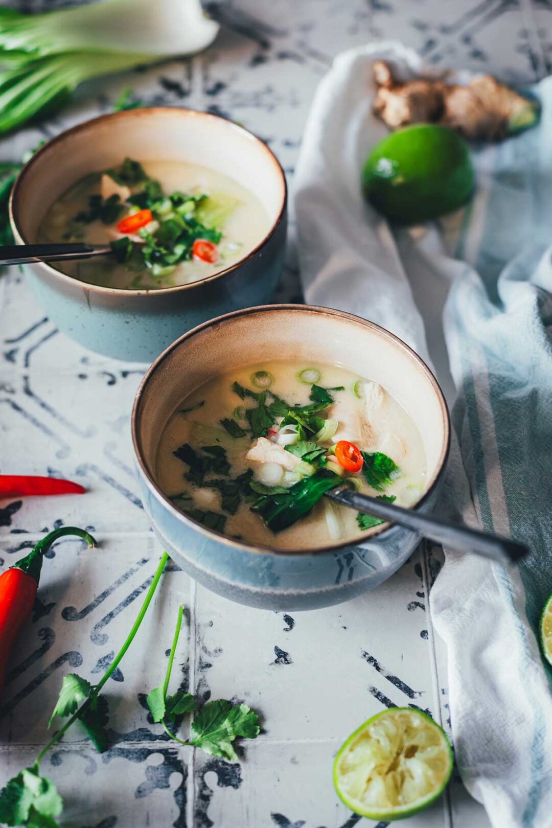 Thai-Kokos-Suppe mit Huhn &amp; Pak Choi – 20-Minuten-Rezept