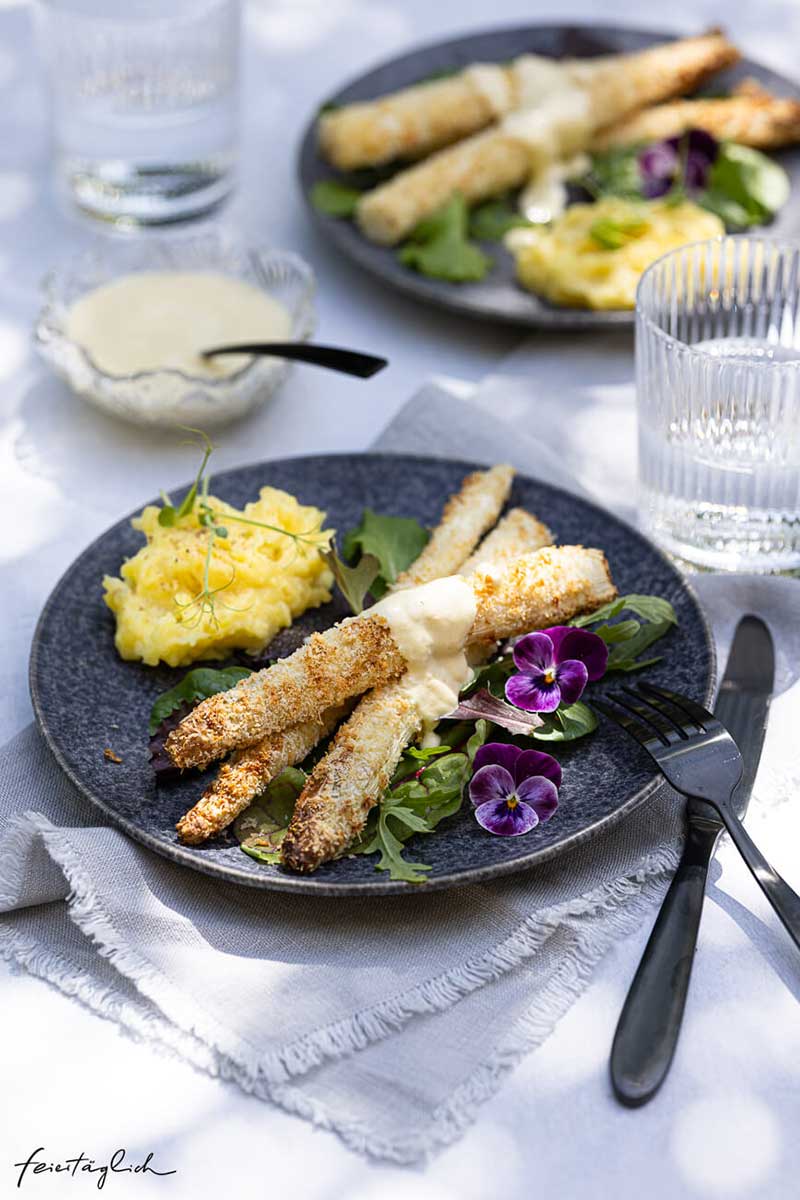 Spargel aus dem Airfryer mit Parmesan-Kruste von Feiertäglich