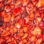 Geröstete Erdbeeren aus Airfryer und Heißluftfritteuse sind in 20 Minuten fertig, super aromatisch und perfekt als Topping für Quark, Joghurt, Eis , Waffeln oder Pancakes | moeyskitchen.com