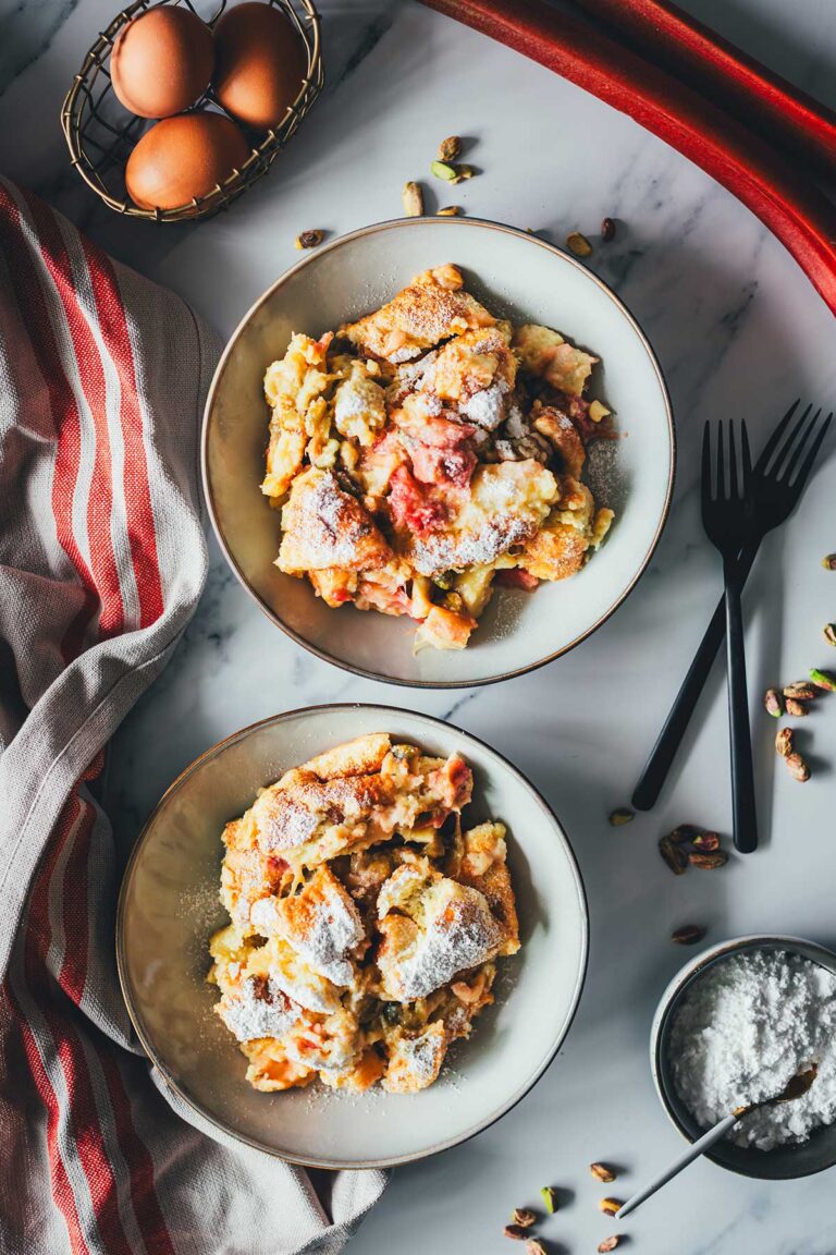 Rhabarber-Kaiserschmarrn aus dem Ofen Rhabarber-Kaiserschmarrn aus dem Ofen